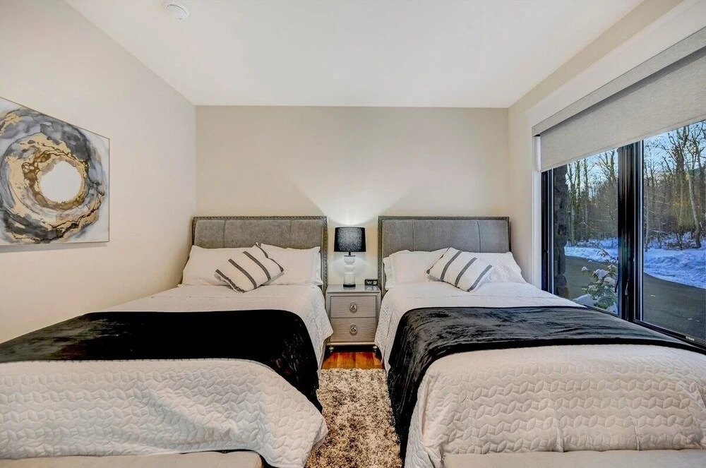 The Perfect Escape: Indoor Pool/spa, Vr & Theater 6 Bedroom Home by RedAwning