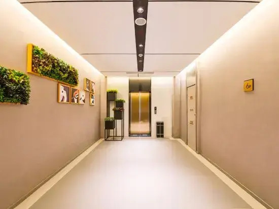 Homeinn Selected Hotel (Wuhan Wushang Mengshidai Baotong Temple)