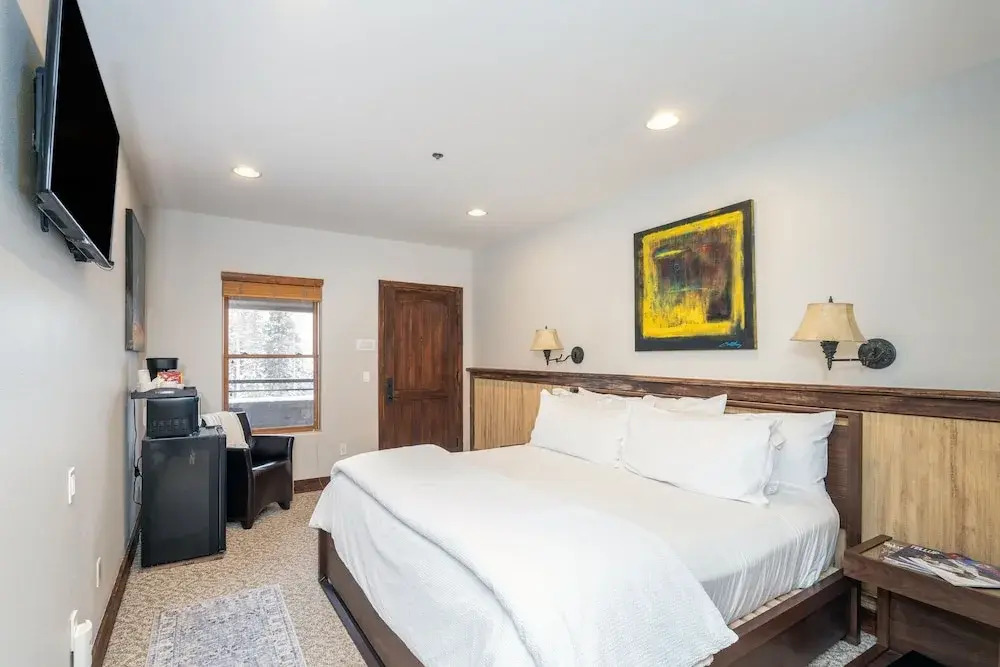 Bear Creek Lodge 112 2 Bedroom Condo by Alpine Lodging Telluride