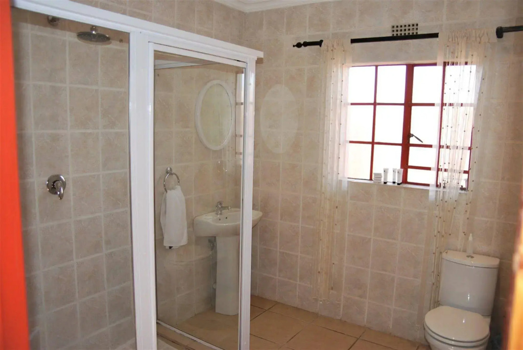 Journey's Inn Africa Guest Lodge