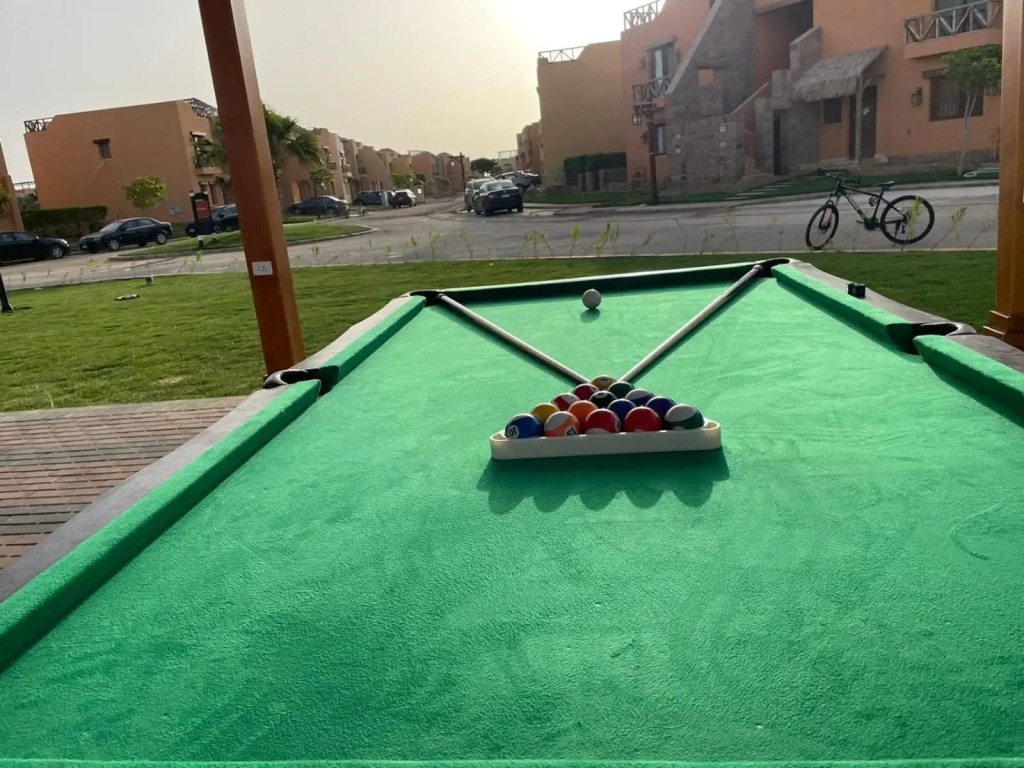 شاليه بإطلاله متميزه للصفوه بأرقى قرى العين السخنة ماونتن فيو ١