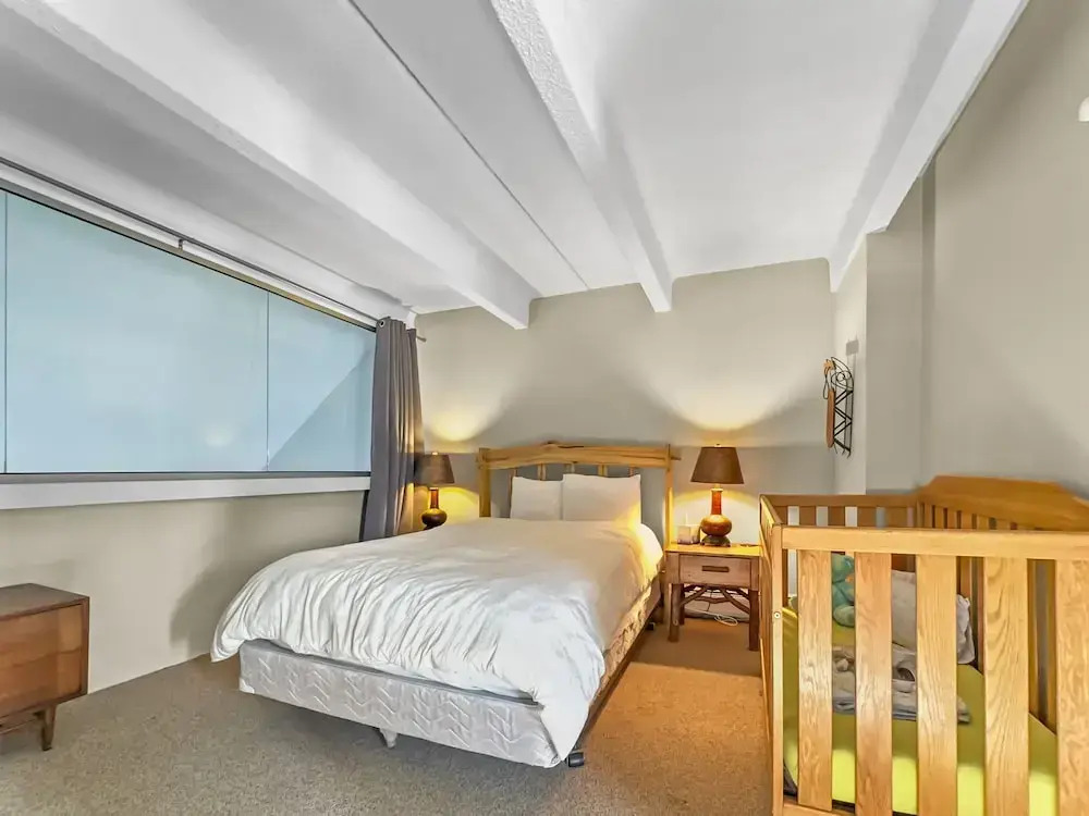 Wh405 Wheeler House 3 Bedroom Condo by RedAwning