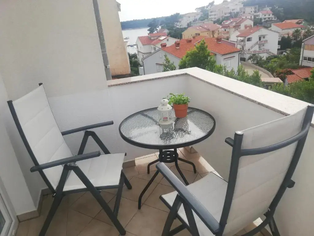 Riviera Rooms and Apartments