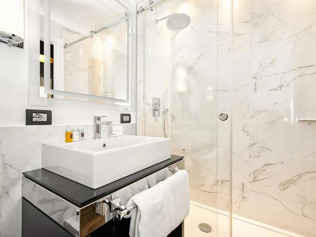The Independent Suites