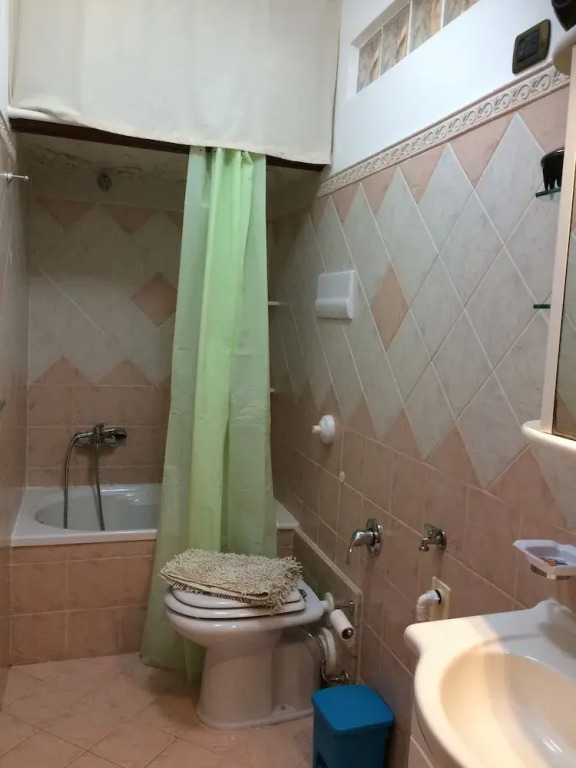 Bilocale con terrazzino lavatoio