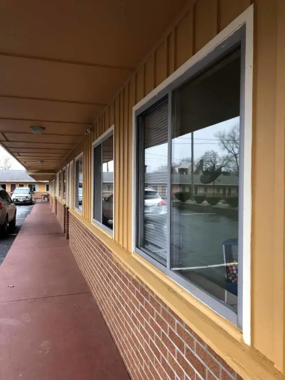 Downtown motel