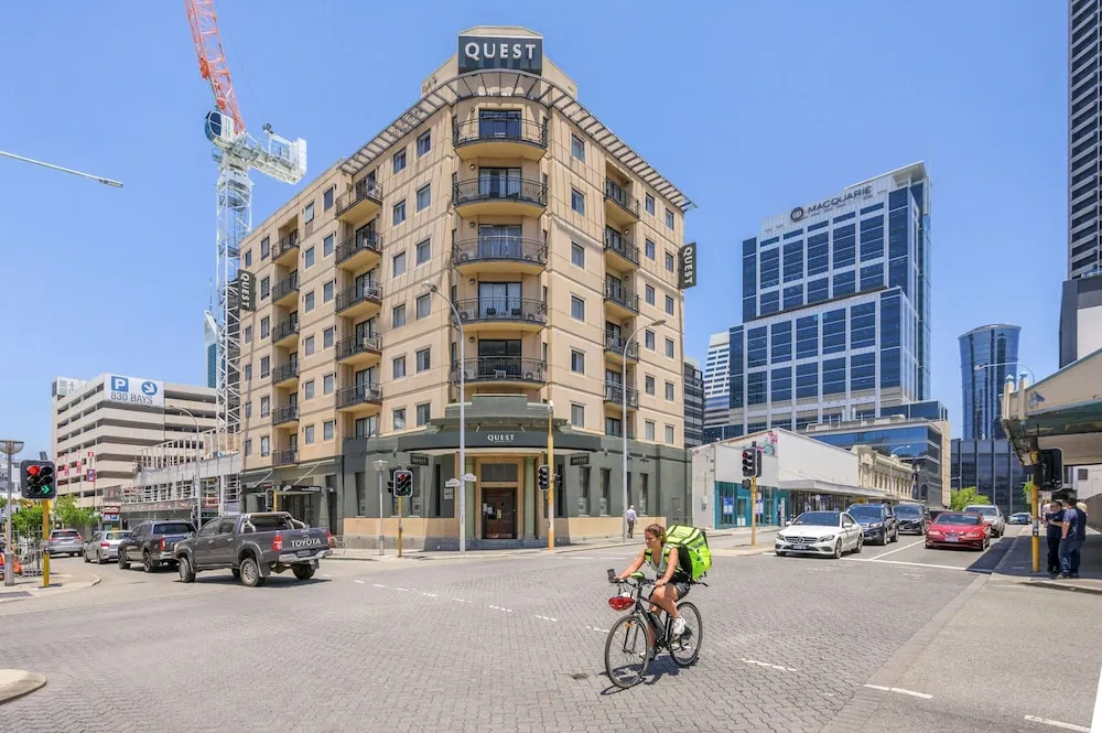 Spacious 1bdr Fast Wi-fi Near RAC Arena