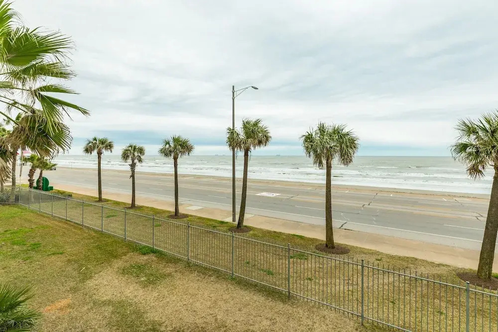 Seawall Condo Unit #626 2 Bedrooms 2 Bathrooms Condo