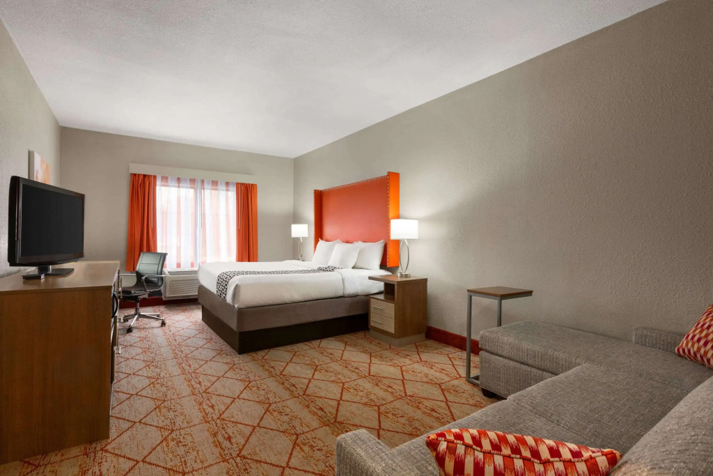 La Quinta by Wyndham Lackawanna