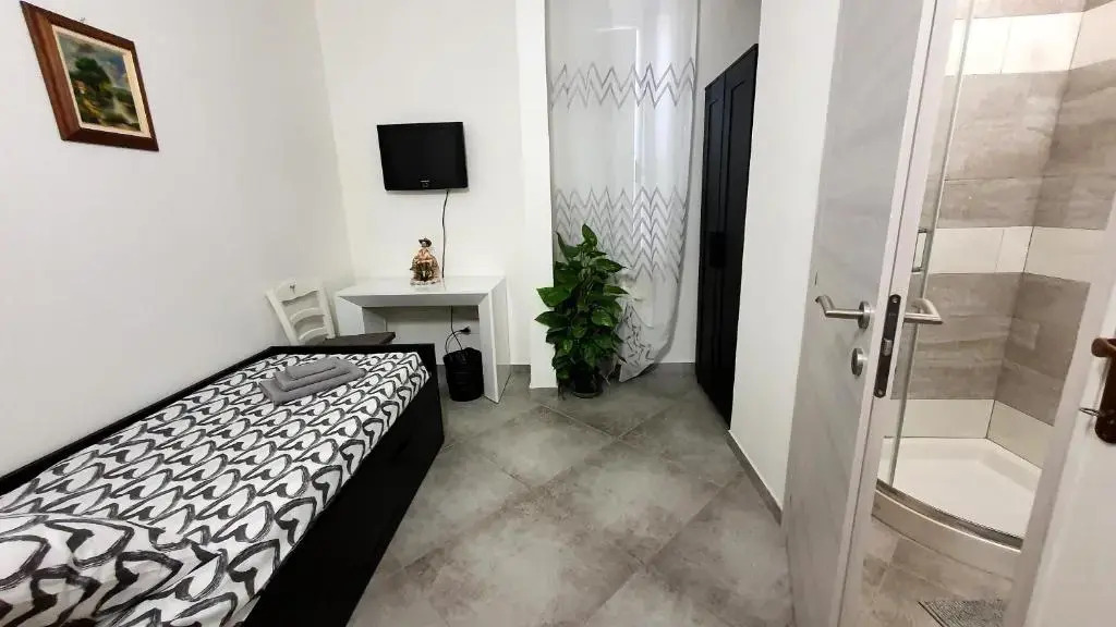 rooms cris