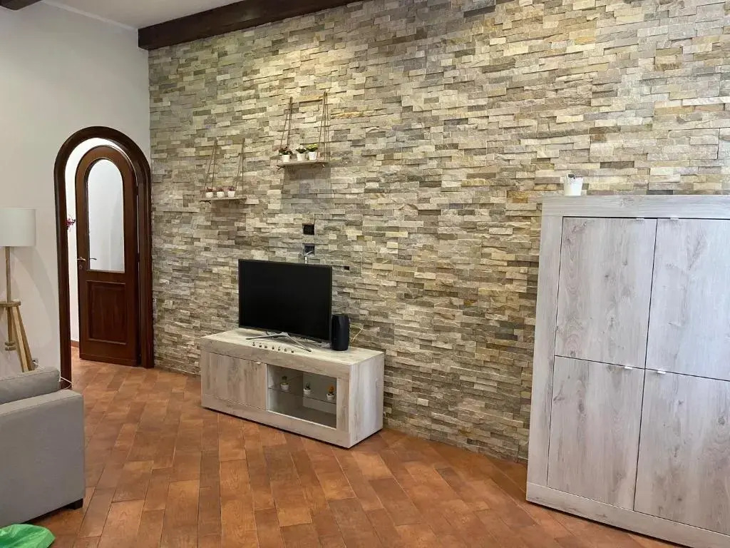 34 Arena House