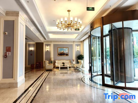 Vienna Hotel (Youyang Taohuayuan Branch)