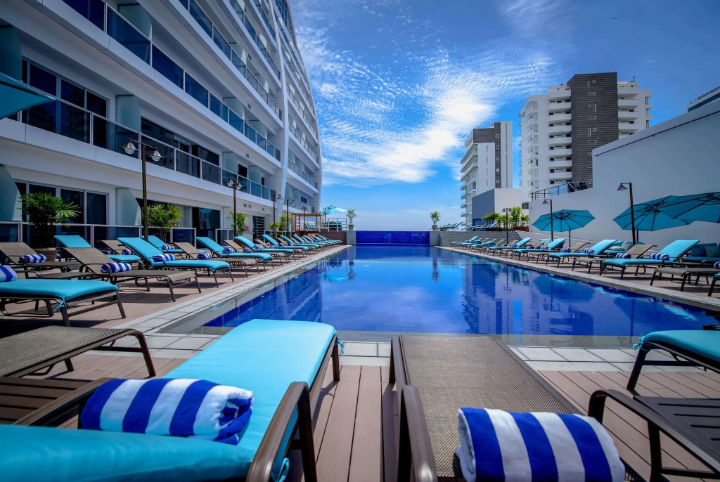 Wyndham Manta Sail Plaza Hotel and Convention Center