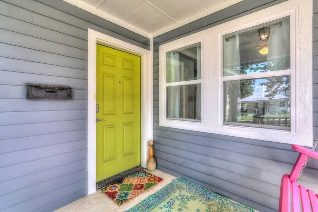 Vals Eclectic Classen Cottage