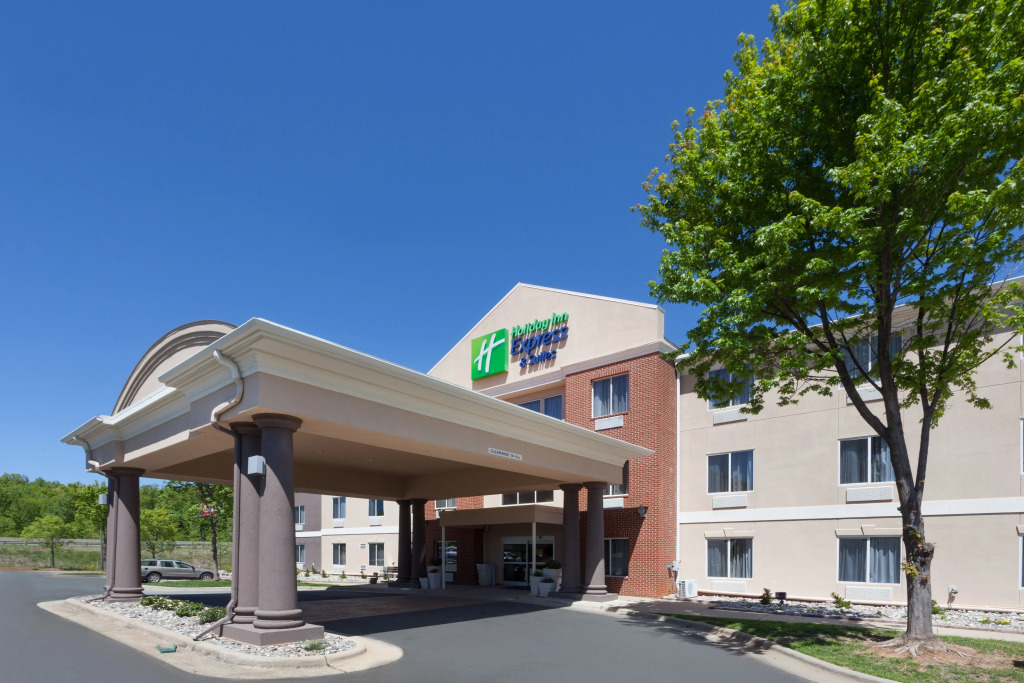 Holiday Inn Express Hotel & Suites Mebane by IHG