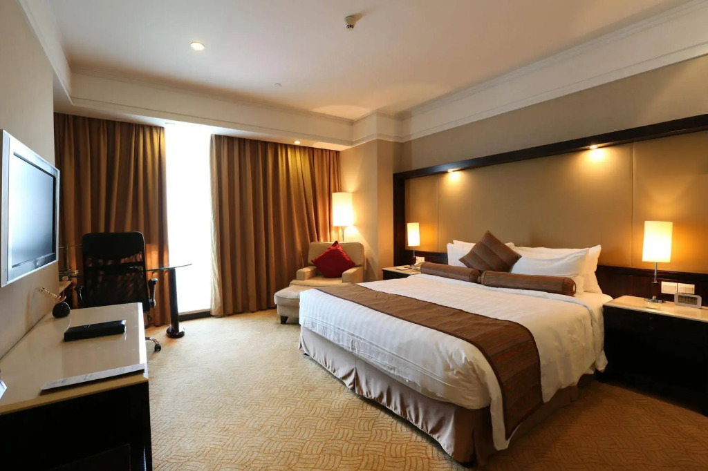 Cyts Greentree Eastern International Hotel