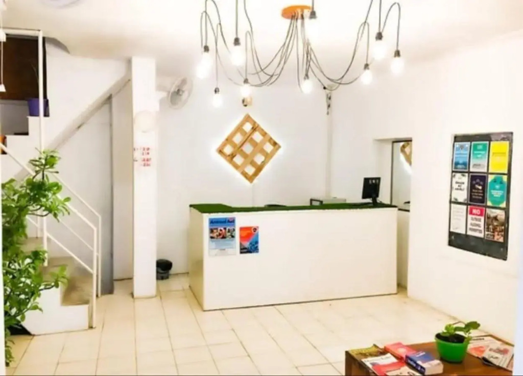 The Hostel Crown