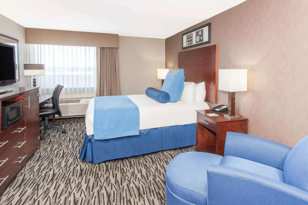 Wyndham Garden Elk Grove Village - OHare