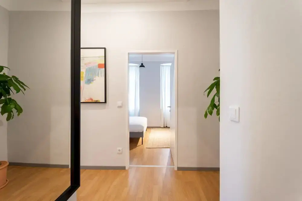 Modern and Bright Apartment - Close TO City Centre
