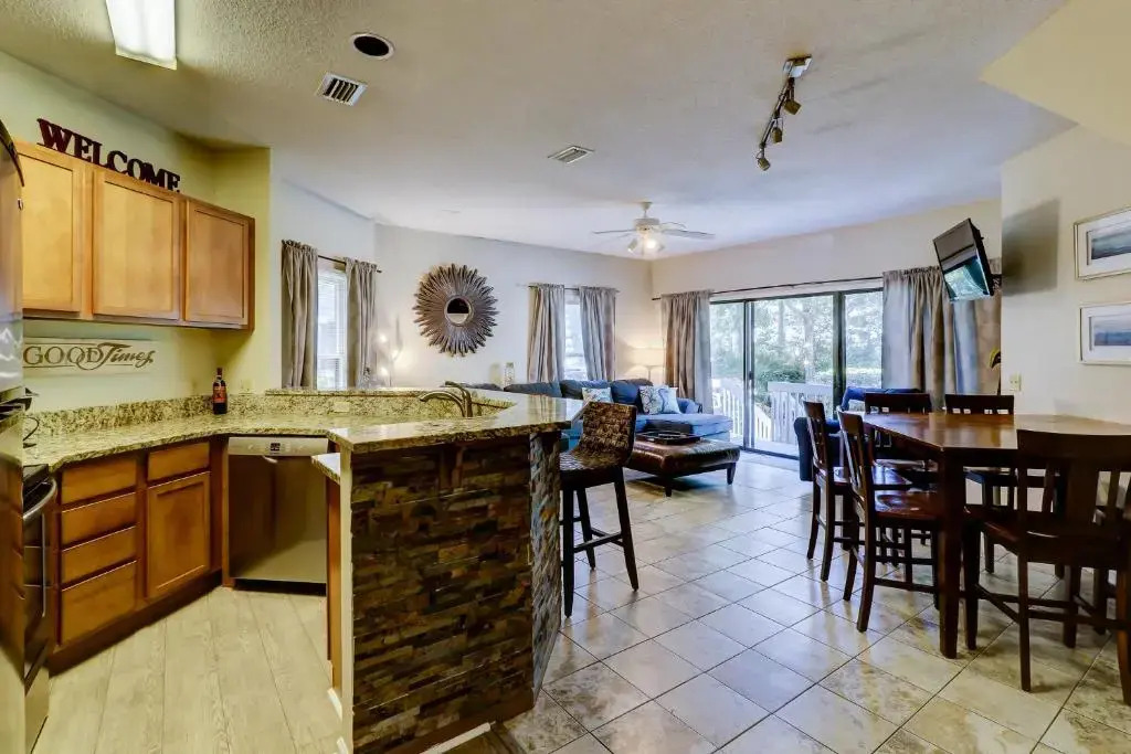 6 Ocean Breeze 3 BR Forest Beach Condo