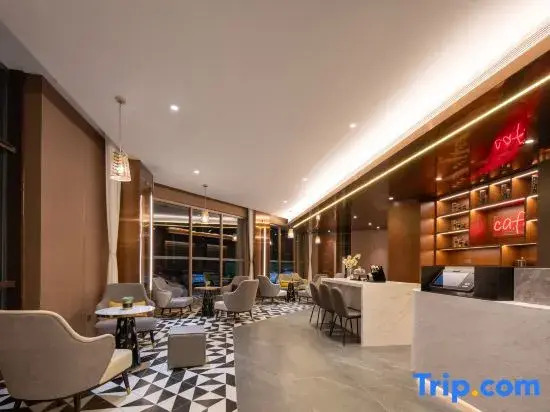 Homeinn Plus Hotel (Tai'an Beishanggao Street Wuyue Plaza)