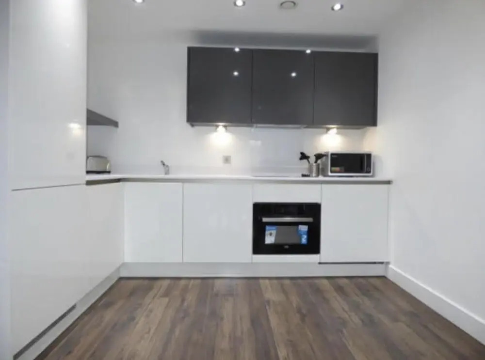 Luxury 1-bedroom Apartment With Free Parking