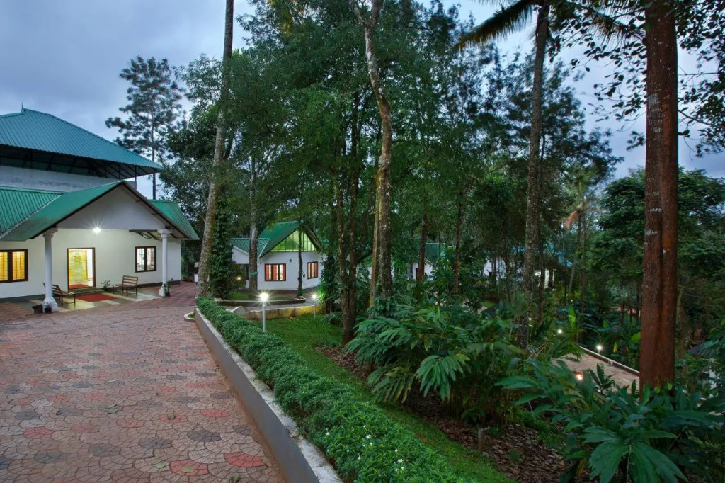 Misty Lake Resort