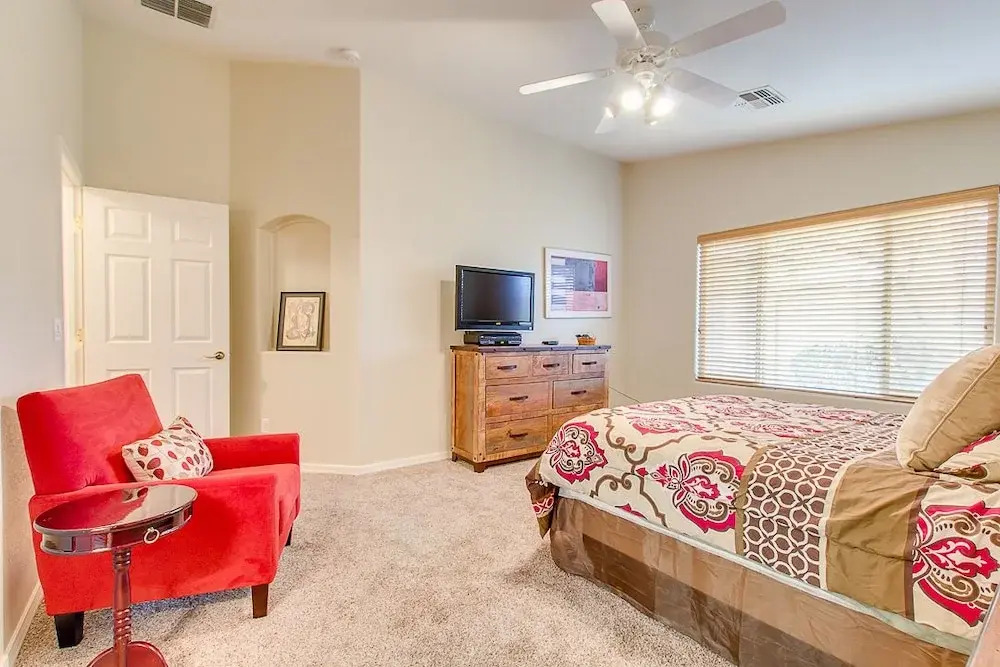 PeachTree - 2 Br home by RedAwning