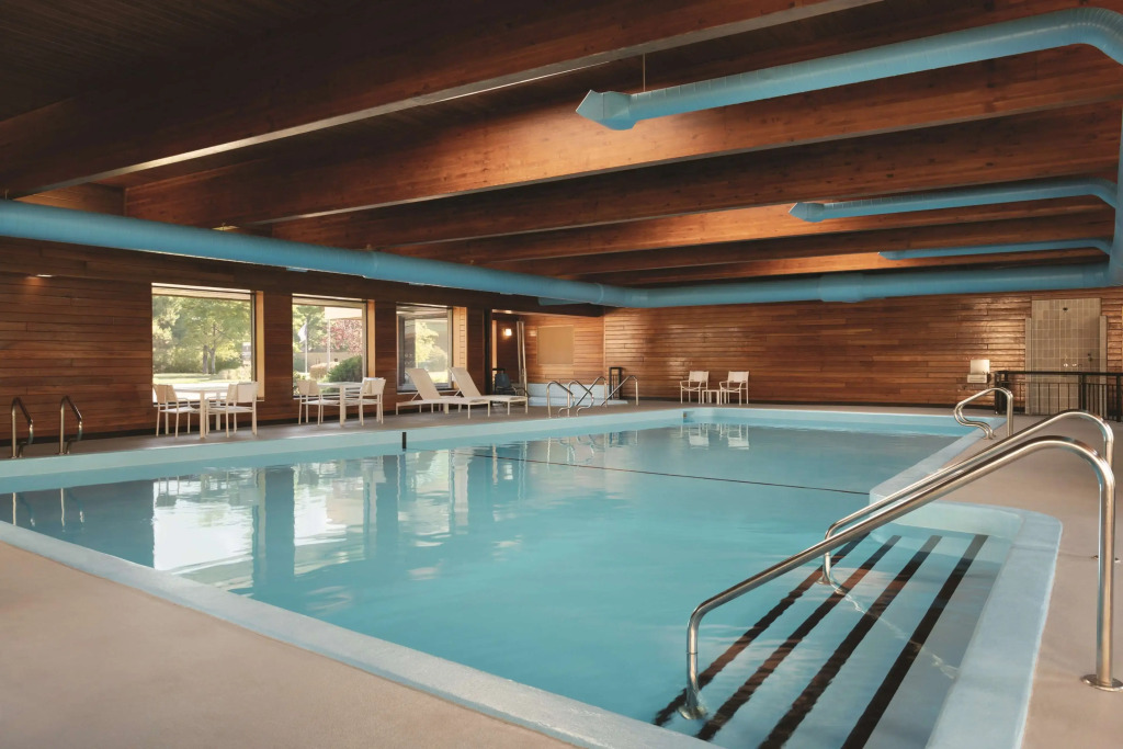 Country Inn & Suites by Radisson, Traverse City, MI