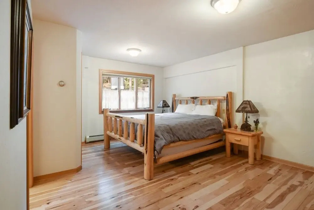 Lazy Bear Lodge - Hot Tub 5 Bedroom Home by Redawning