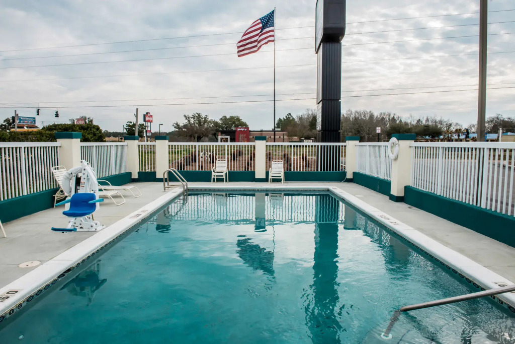 Quality Inn Chipley I-10 at Exit 120