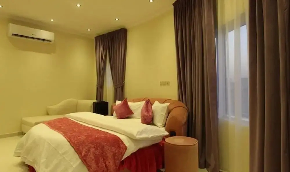 Tiran Island Suites