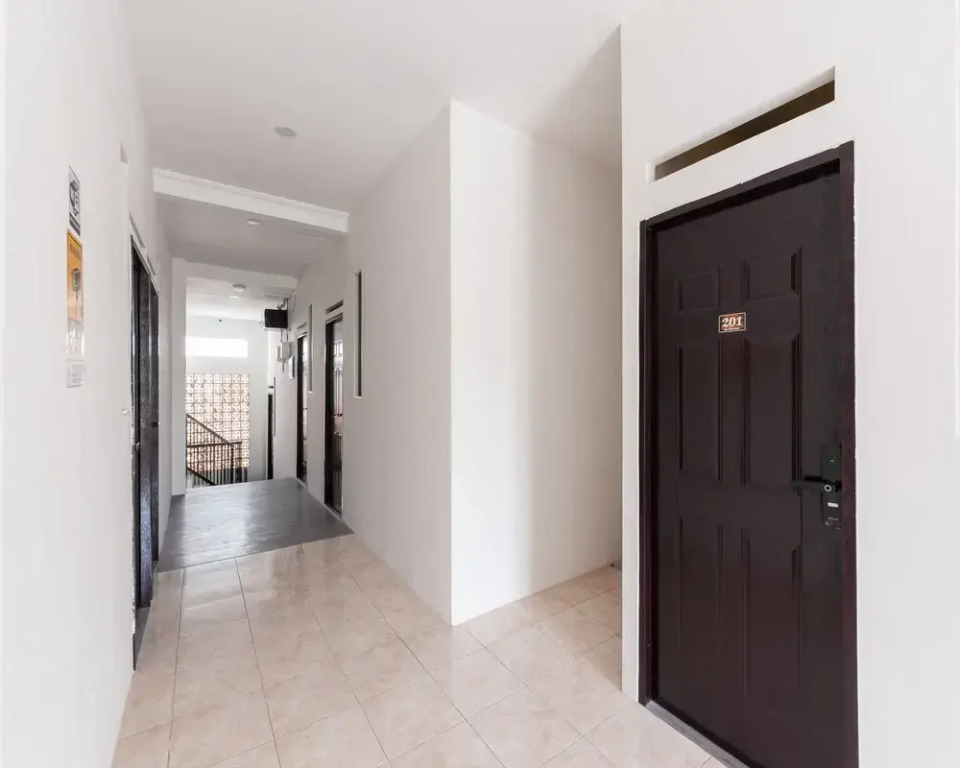 Urbanview Don Juan Pondok Gede by RedDoorz
