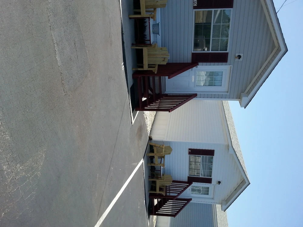 Carters Motel and Mobile Home Village