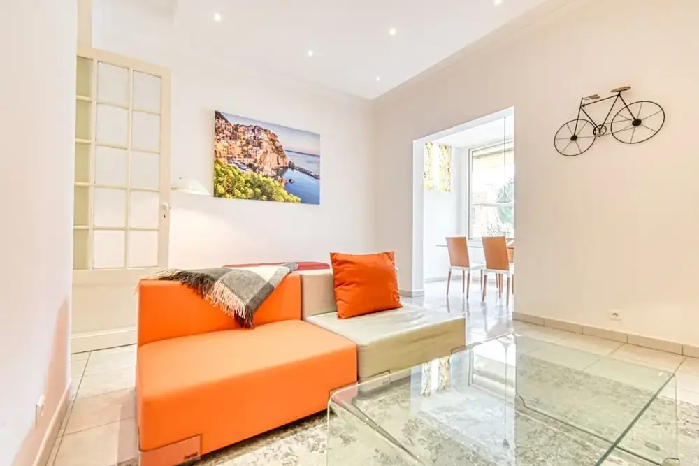 Bright and Beautiful Apartment, 10 Mins From Palais & Croisette