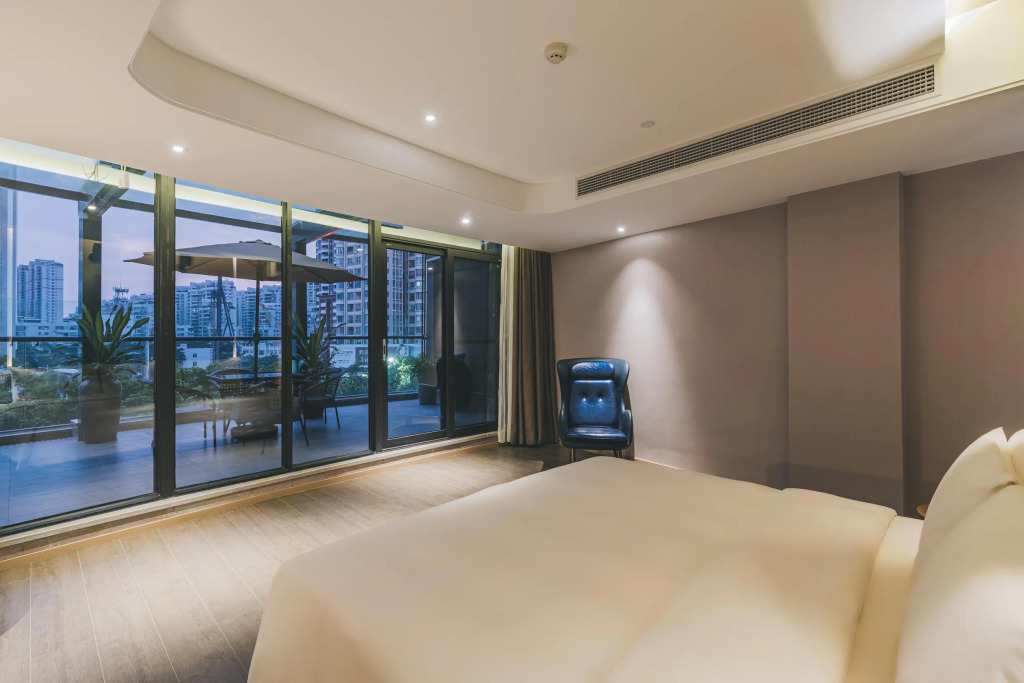Atour Hotel Chaozhou Ancient Town Peoples Square