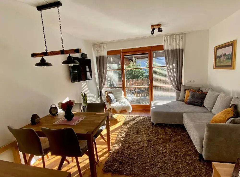 Rossiniweg Warm and Lovely Apartment With Terrace