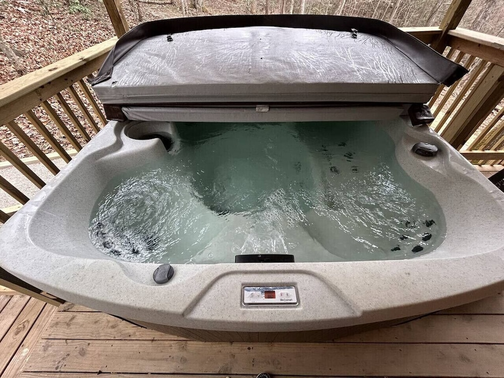Wifi & Hot Tub, Large Family - Climb On in Rrg!