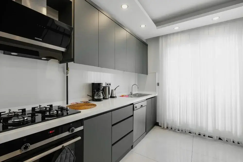 Duplex w Balcony Terrace 5 min to Beach