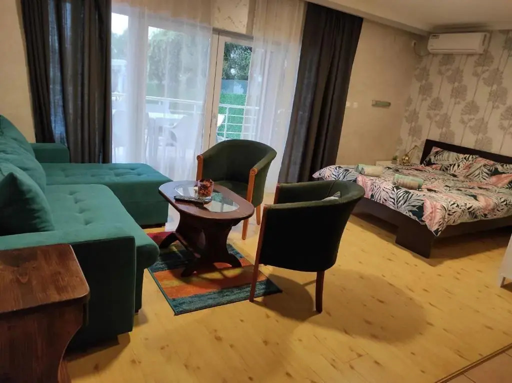 Vila Mila Riverside Apartments