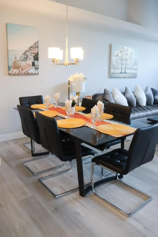 Grand Executive 3BD Condo Apartment Near Disney Parks 4