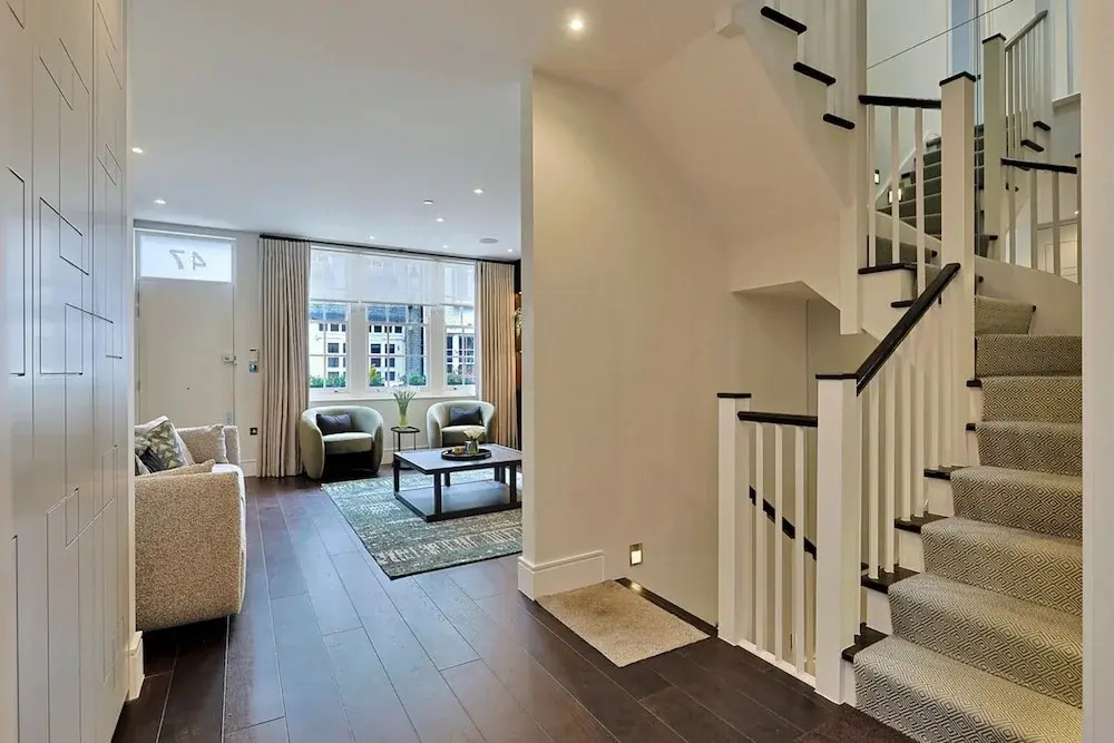 Luxe Home With Cinema Room - South Kensington
