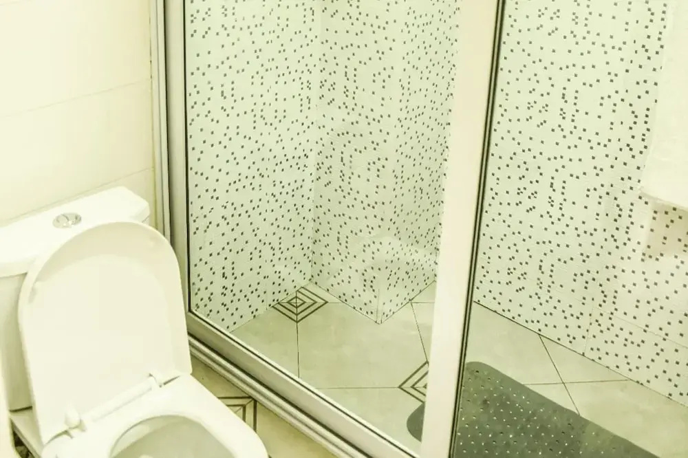 1 Bed Apartment Sleeps 2 -free Parking - Tv & Wifi