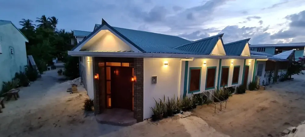 Vaagali Inn