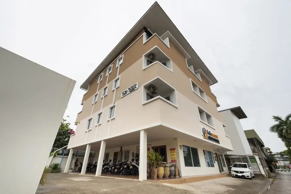 OYO 1069 Baan Nong Moo Apartment