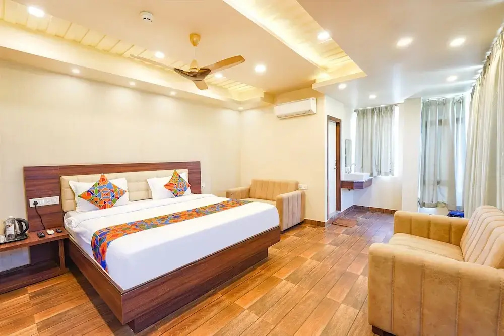 FabHotel Grand View Inn