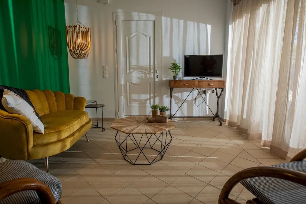 Villa Serenity Sleeps 9