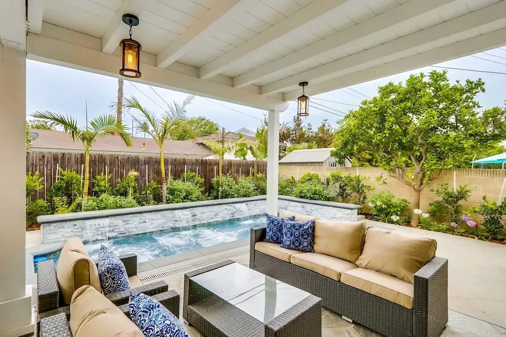 Gorgeous Upgraded 5 Bedroom & 4 Bath Home With Jacuzzi