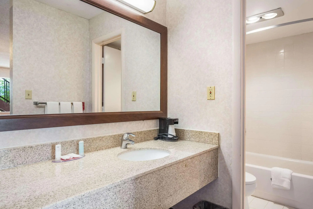 Economy Inn