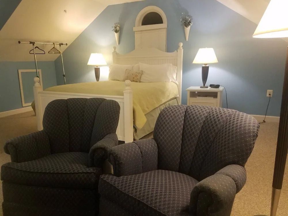 Blue Heron Inn - A Bed and Breakfast LLC